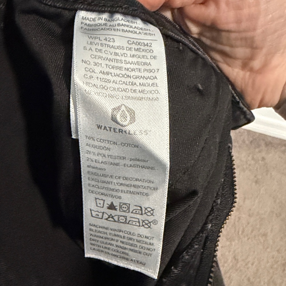 Denizen from Levi's Black High-Rise Skinny Jeans - Picture 5 of 7
